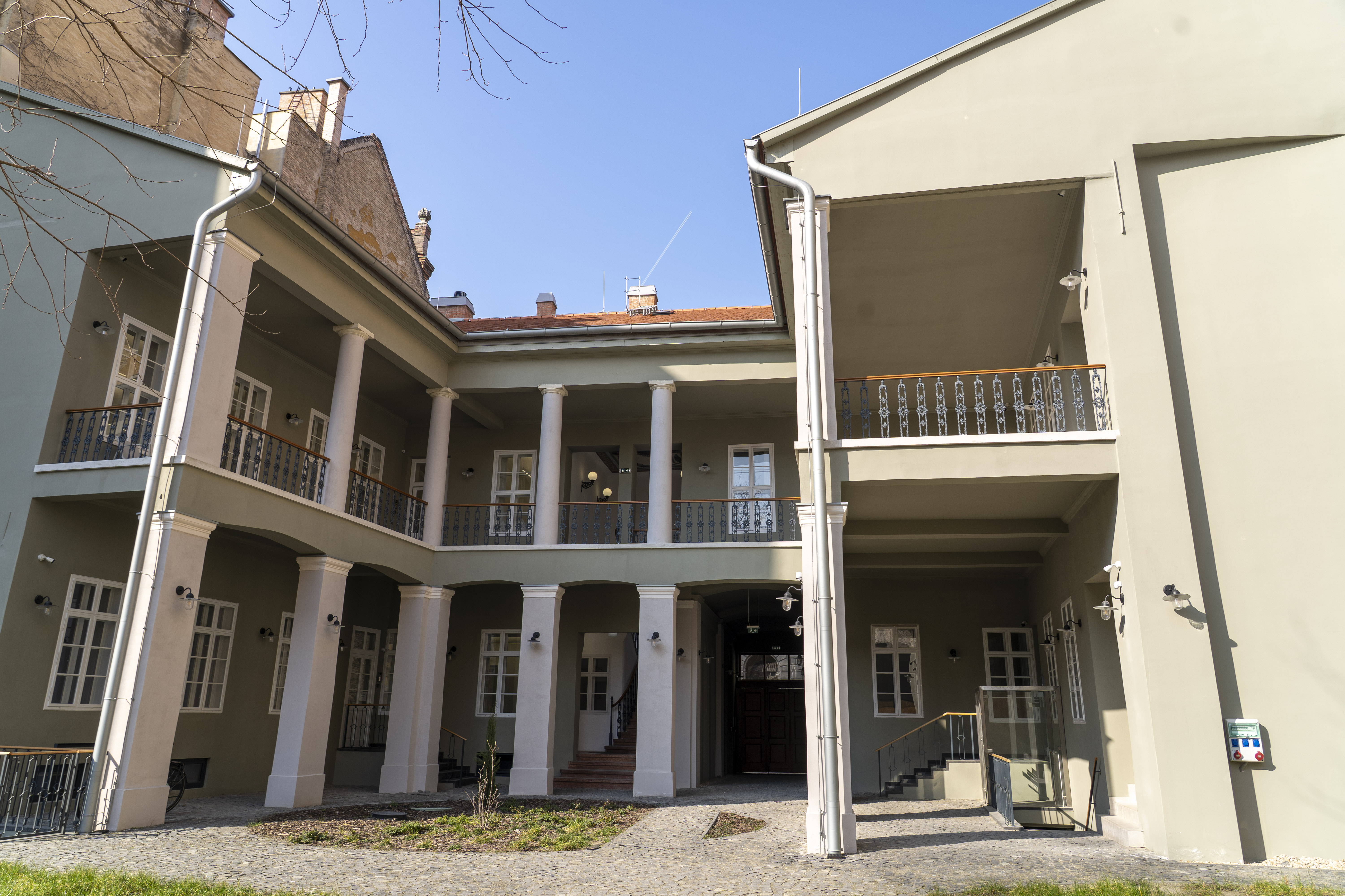 Megszentelték a megújult Kéményseprőházat