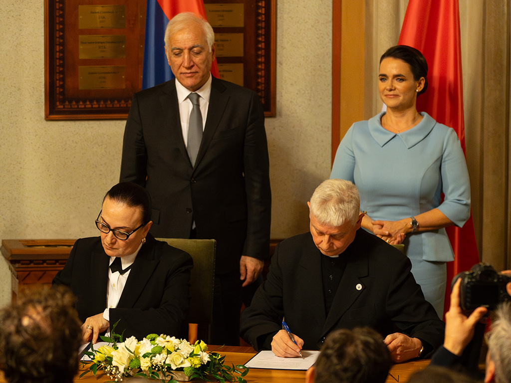 Magyar-örmény ünnep a Pázmányon – Köztársasági elnökök látogatták meg az egyetemet