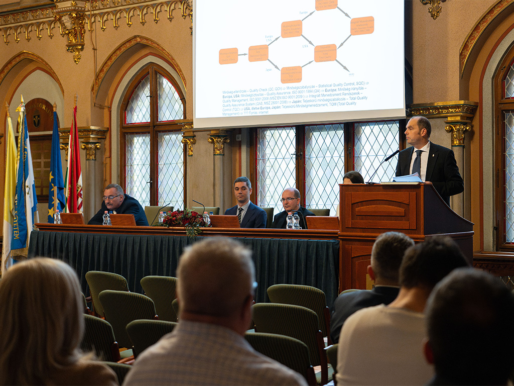 A mesterséges intelligencia etikai és jogi kihívásairól tartottak konferenciát a Pázmányon