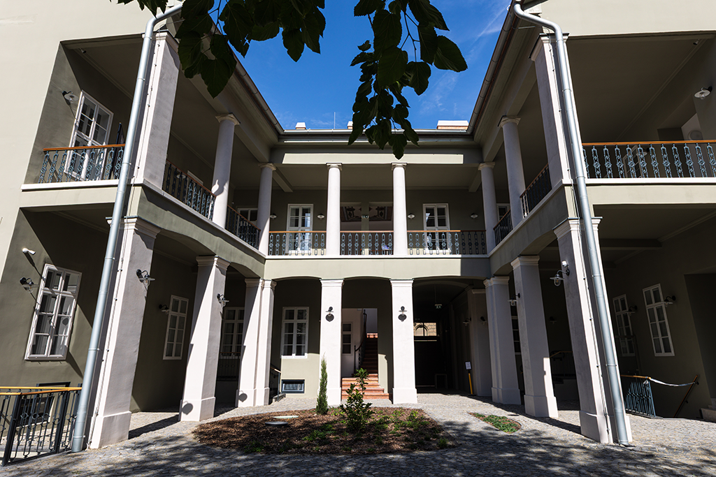 Birtokba vettük a megújult Kéményseprőházat