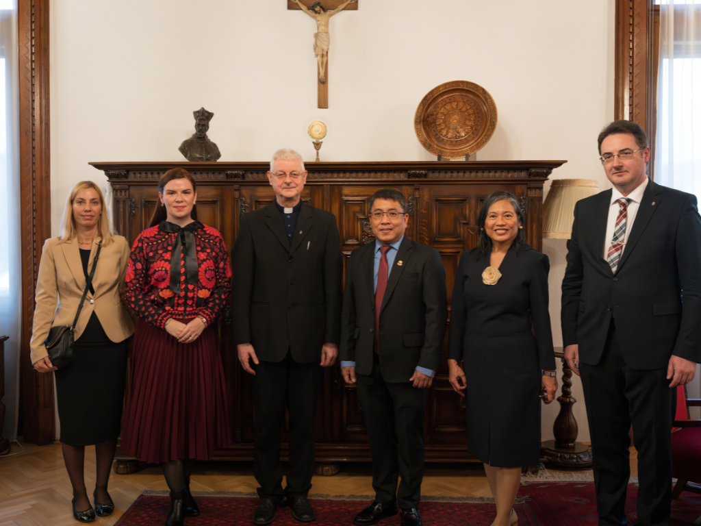 Újabb egyeztetés a Santo Tomas Egyetem képviselőivel a Pázmányon