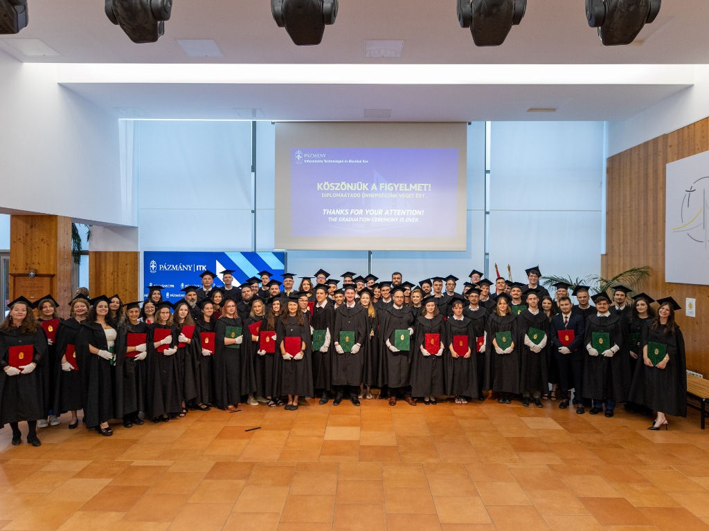 Diplomaátadó ünnepséget tartottak az Információs Technológiai és Bionikai Karon