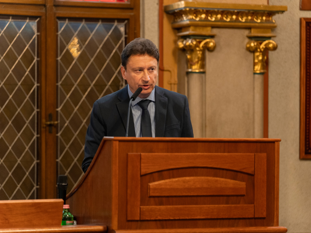 Krízisek és kapaszkodók: a szociálpedagógia szerepe a 21. században