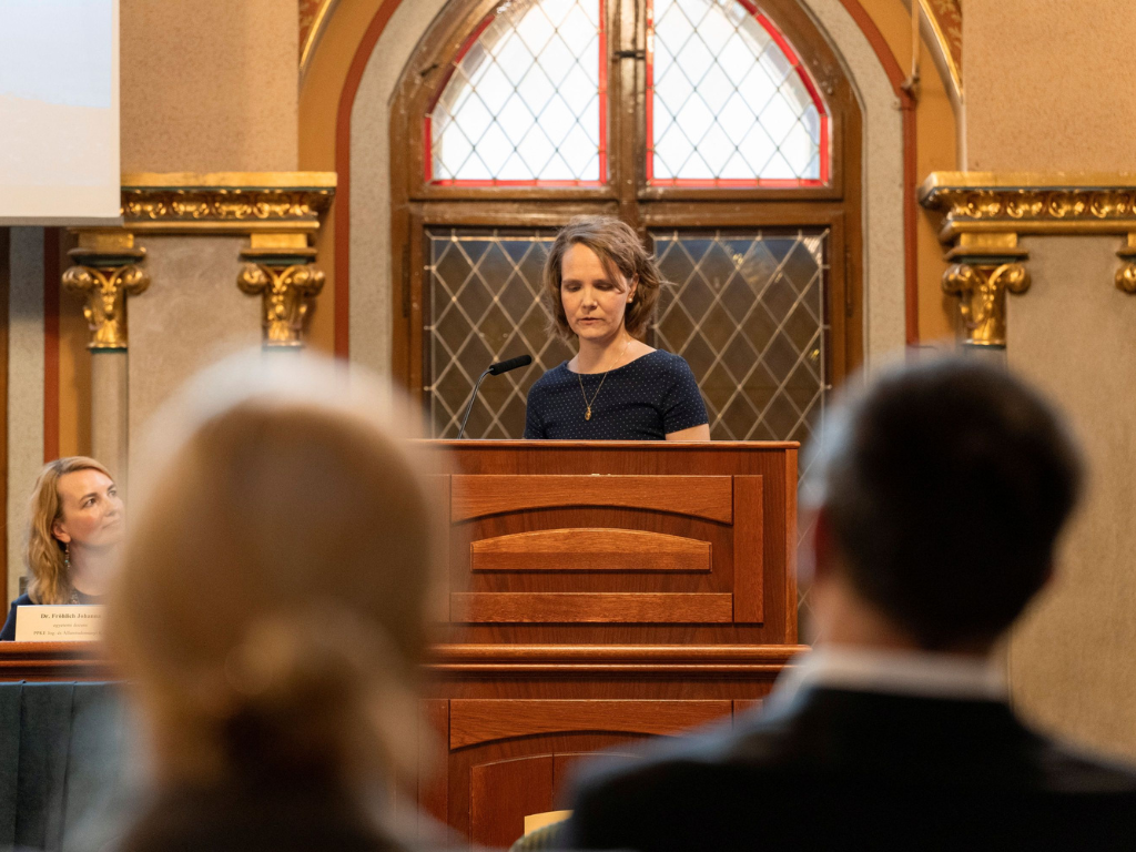 Dr. Molnár Sarolta Judit előadása a Dies Academicus ünnepi napokon Dr. Molnár Sarolta Judit előadása a Dies Academicus ünnepi napokon