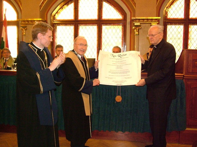 Wolfgang Waldstein † Wolfgang Waldstein †